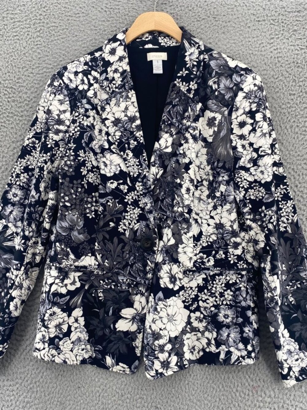 Chico's Black & White Floral Blazer. Size 1 M/L.